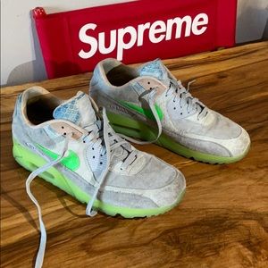 Used Nike Air Max 90 “new species” size 11.5